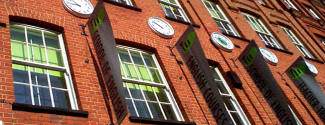 Ecoles de langues au Royaume-Uni pour un senior - TOP UP LEARNING - Londres